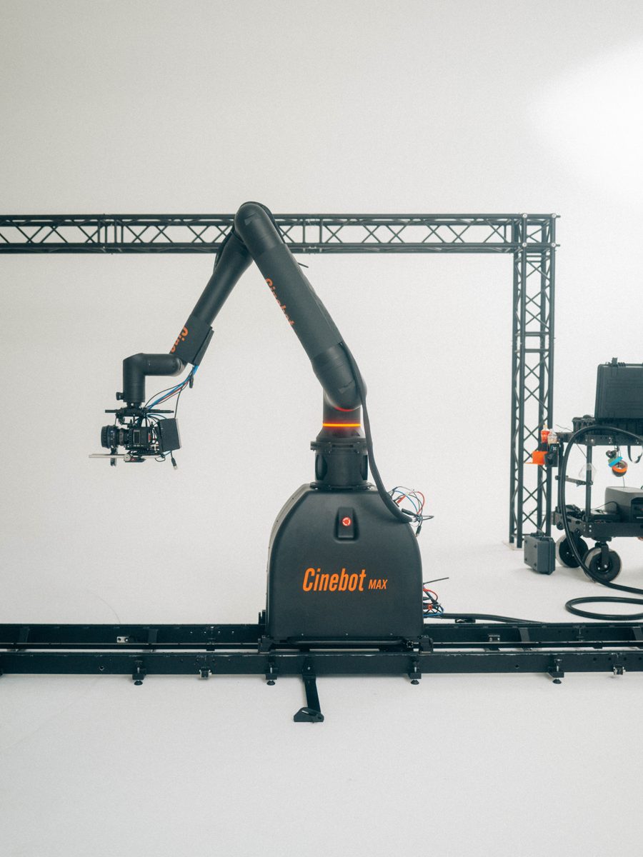 Cinebot Max を正面から見たところ